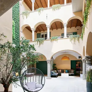 Appartement Rego - Boutique With Some Off-site In A Charming Historic District Close To Upper Town, Bergame